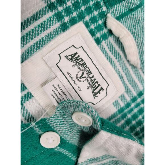 AMERICAN EAGLE NWT Green White Plaid Button Front Flannel Top Women XS - Picture 3 of 5